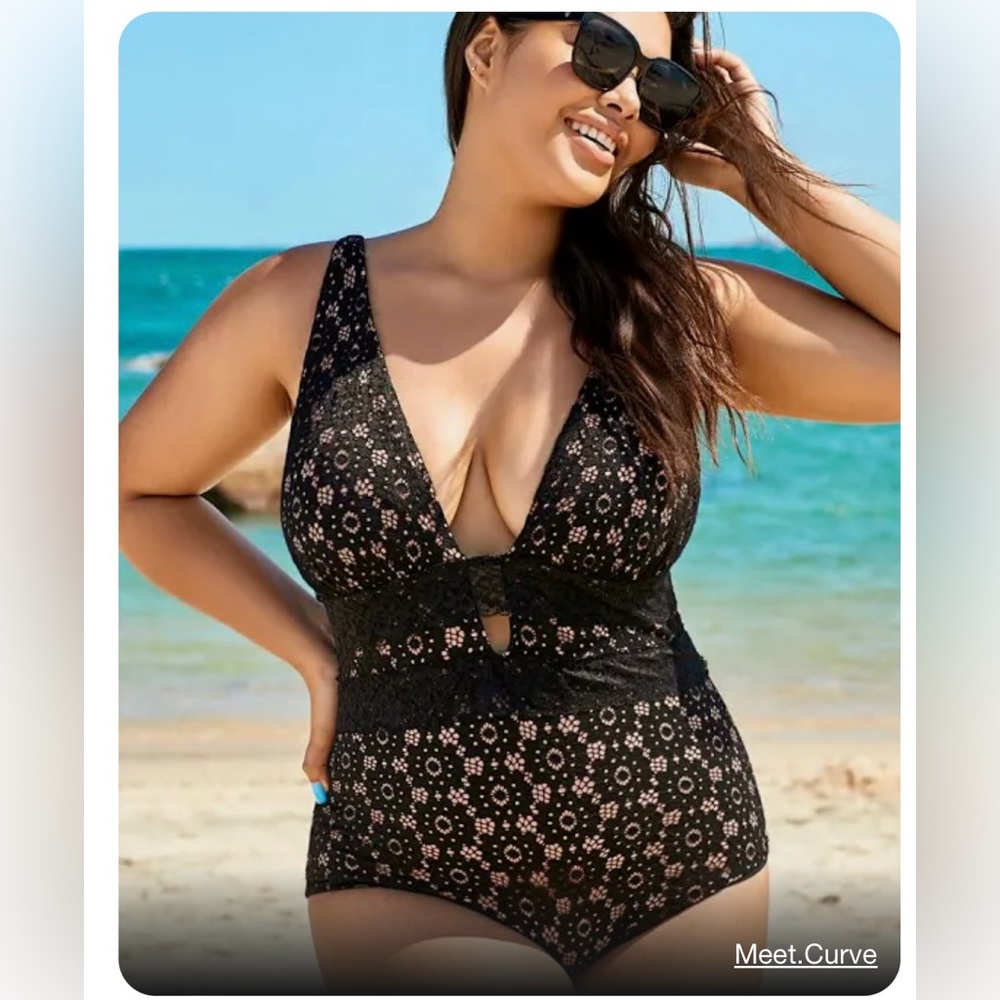 Meet curve one piece bathing suit sz 2XL